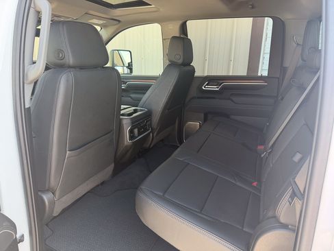 Used 2025 GMC Sierra 2500 Denali w/ Denali Reserve Package AWD/4WD image 12