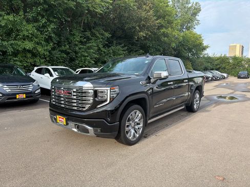 Used 2024 GMC Sierra 1500 Denali AWD/4WD image 4