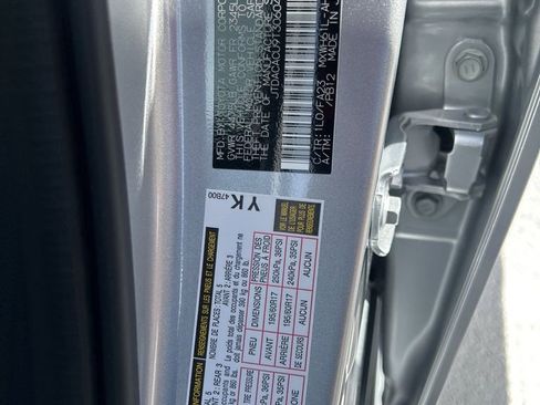 New 2026 Toyota Prius SE image 4