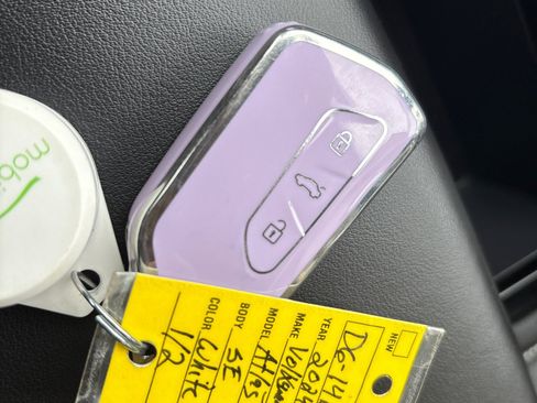 Used 2024 Volkswagen Atlas SE image 23