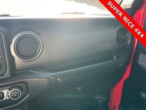 Used 2021 Jeep Gladiator Sport image 22