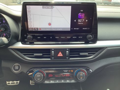 Used 2023 Kia Forte GT-Line w/ GT-Line Premium Package FWD image 18