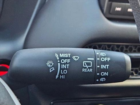 Used 2025 Honda HR-V LX image 18