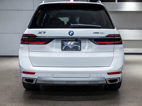 Used 2025 BMW X7 xDrive40i AWD/4WD image 18