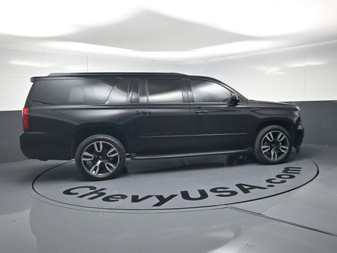 Used 2019 Chevrolet Suburban Premier AWD/4WD image 10