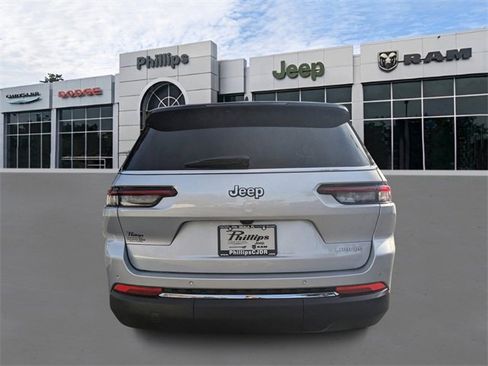 New 2025 Jeep Grand Cherokee L Laredo image 5