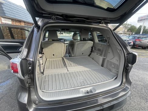 Used 2014 Toyota Highlander XLE AWD/4WD image 20