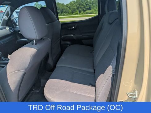 Used 2019 Toyota Tacoma TRD Off-Road AWD/4WD image 11