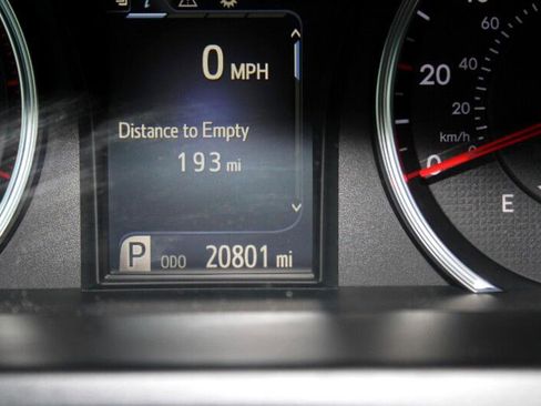 Used 2016 Toyota Camry SE image 22