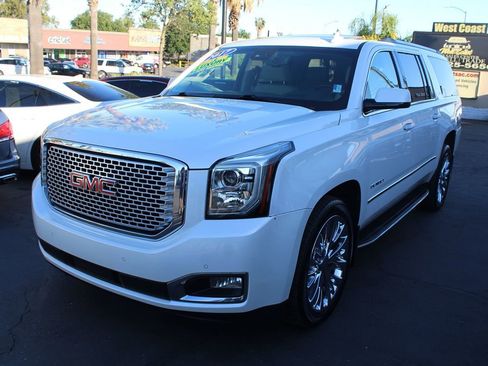 Used 2017 GMC Yukon XL Denali w/ Open Road Package AWD/4WD image 4