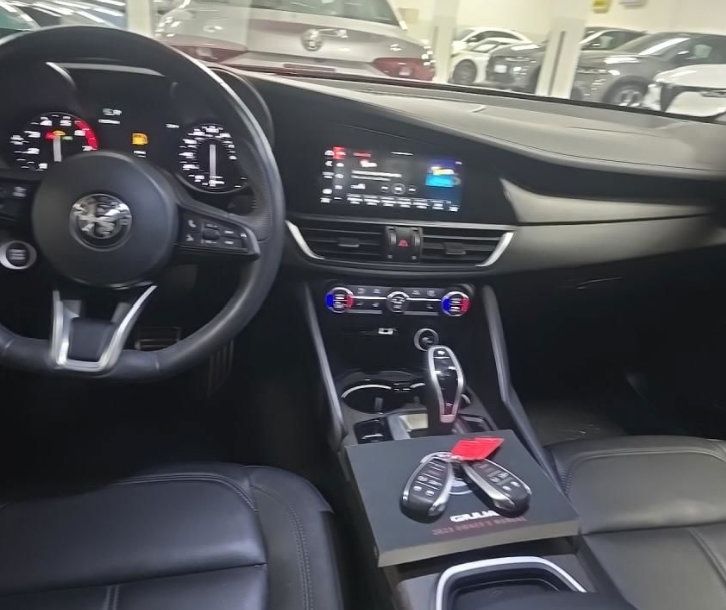Used 2023 Alfa Romeo Giulia Ti RWD image 6