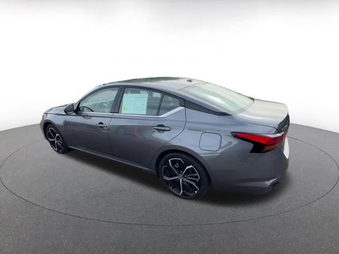 Used 2025 Nissan Altima 2.5 SR image 10