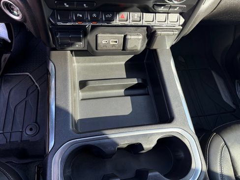 Used 2019 Chevrolet Silverado 1500 RST AWD/4WD image 19