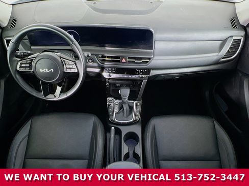 Certified 2025 Kia Seltos EX image 19