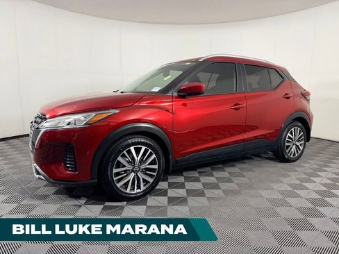 Used 2023 Nissan Kicks SV FWD image 1
