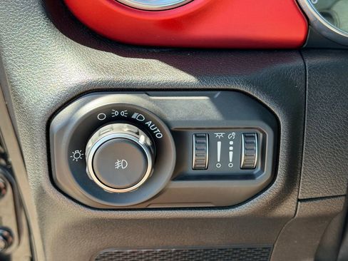 Used 2018 Jeep Wrangler Unlimited Rubicon image 11