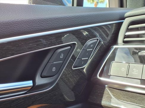 Used 2022 Audi Q7 3.0T Premium Plus image 33