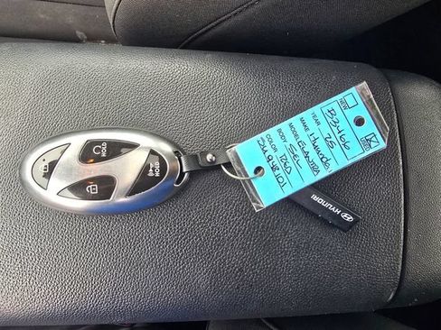 Used 2025 Hyundai Elantra SEL FWD image 27