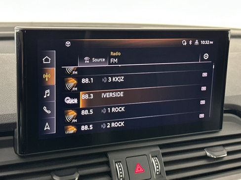 Used 2022 Audi Q5 e Premium w/ Convenience Package image 17