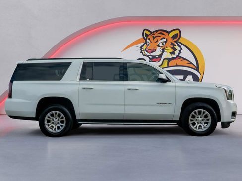 Used 2017 GMC Yukon XL SLT RWD image 4