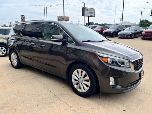 Used 2016 Kia Sedona EX FWD image 6
