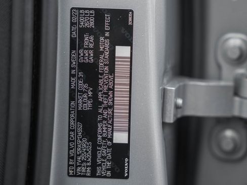 Certified 2023 Volvo XC60 B5 Ultimate w/ Climate Package image 39