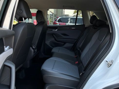Used 2026 Volkswagen Tiguan SE FWD image 11