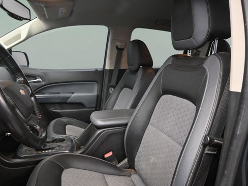 Used 2017 Chevrolet Colorado Z71 AWD/4WD image 32