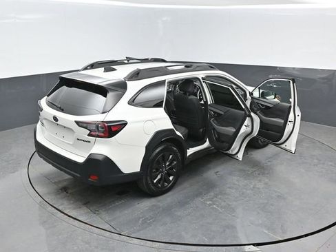 Used 2025 Subaru Outback Onyx Edition AWD/4WD image 25