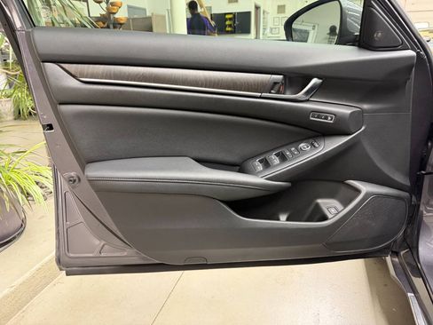 Used 2019 Honda Accord EX-L image 10