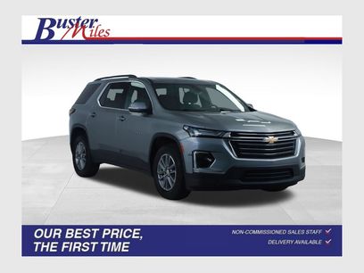 Used 2023 Chevrolet Traverse LT