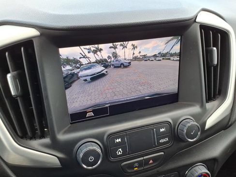 Used 2023 GMC Terrain SLT FWD image 28