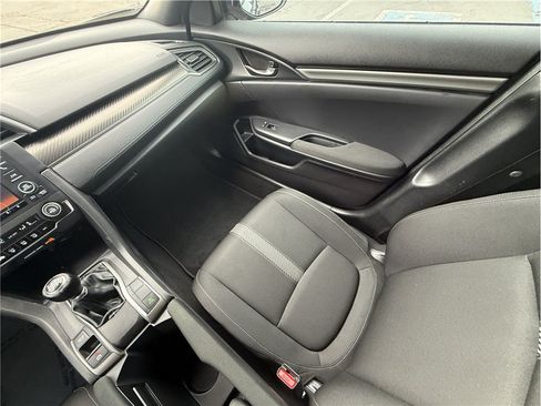 Used 2019 Honda Civic Sport image 10