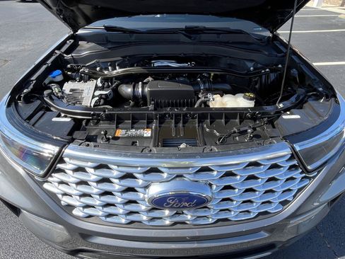 Used 2021 Ford Explorer Platinum w/ Equipment Group 601A AWD/4WD image 24
