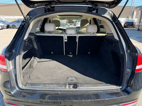 Used 2019 Mercedes-Benz GLC 300 4MATIC w/ Premium Package image 13