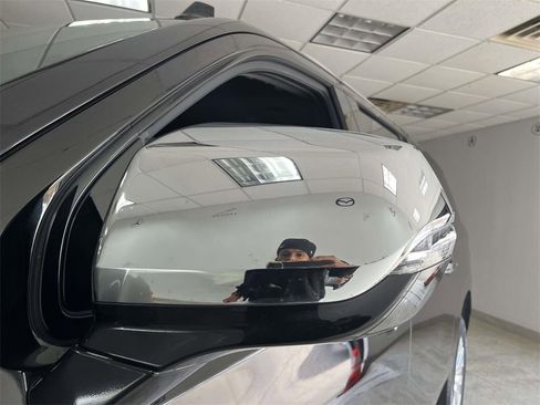 Used 2024 Chevrolet Suburban Premier image 10