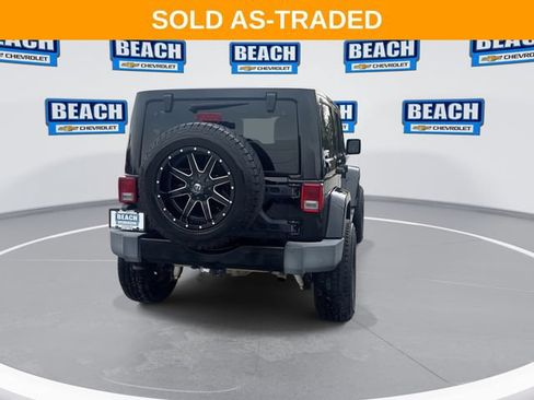 Used 2016 Jeep Wrangler Unlimited Sahara w/ Connectivity Group AWD/4WD image 7