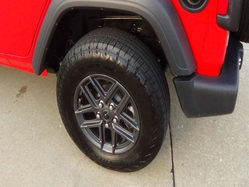 Certified 2025 Jeep Wrangler Unlimited Sport AWD/4WD image 9