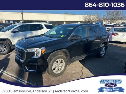 Used 2024 GMC Terrain SLE image 1