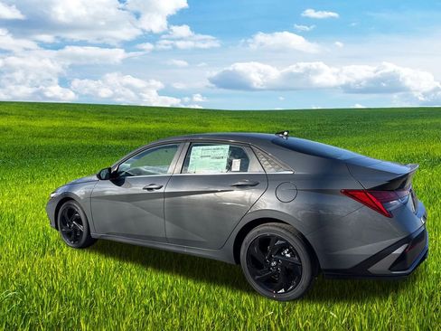 New 2026 Hyundai Elantra SEL Sport Premium FWD image 9