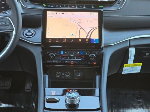 New 2025 Jeep Grand Cherokee Limited w/ Luxury Tech Group II image 33