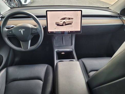 Used 2023 Tesla Model Y Long Range image 6