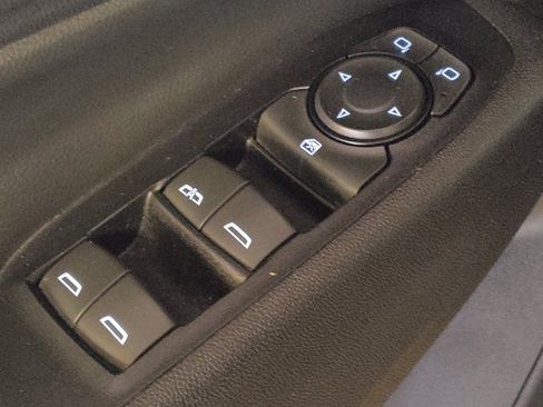 Used 2018 Chevrolet Equinox LT image 27