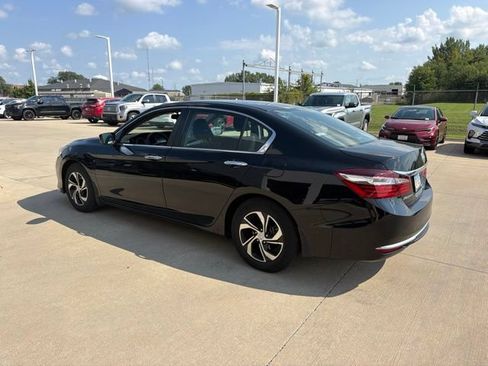 Used 2017 Honda Accord LX image 3