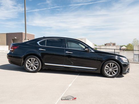Used 2015 Lexus LS 460 AWD w/ Comfort Package image 8