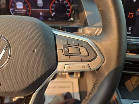 Used 2025 Volkswagen Atlas Peak Edition SE AWD/4WD image 19