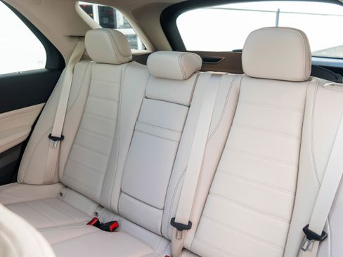 Used 2026 Mercedes-Benz GLE 450e 4MATIC image 27