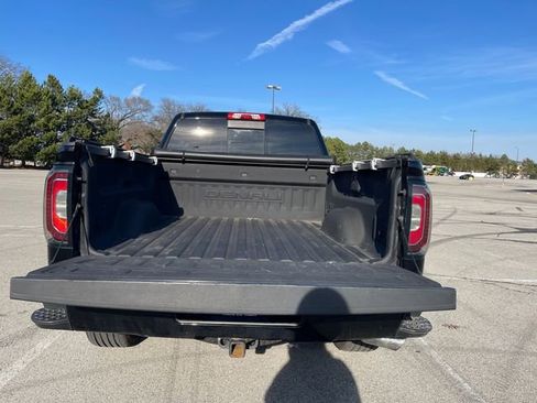 Used 2017 GMC Sierra 1500 Denali w/ Denali Ultimate Package image 17