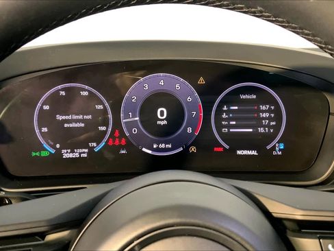 Used 2024 Porsche Cayenne Coupe image 29