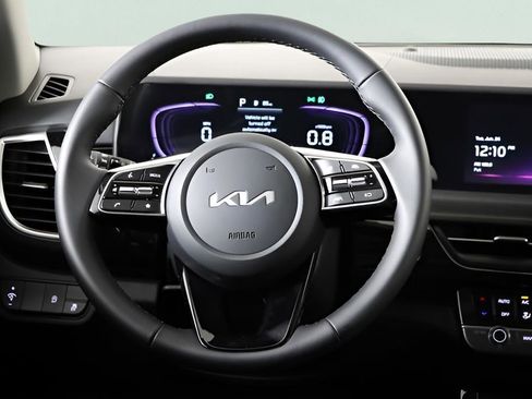 New 2025 Kia Seltos S image 18